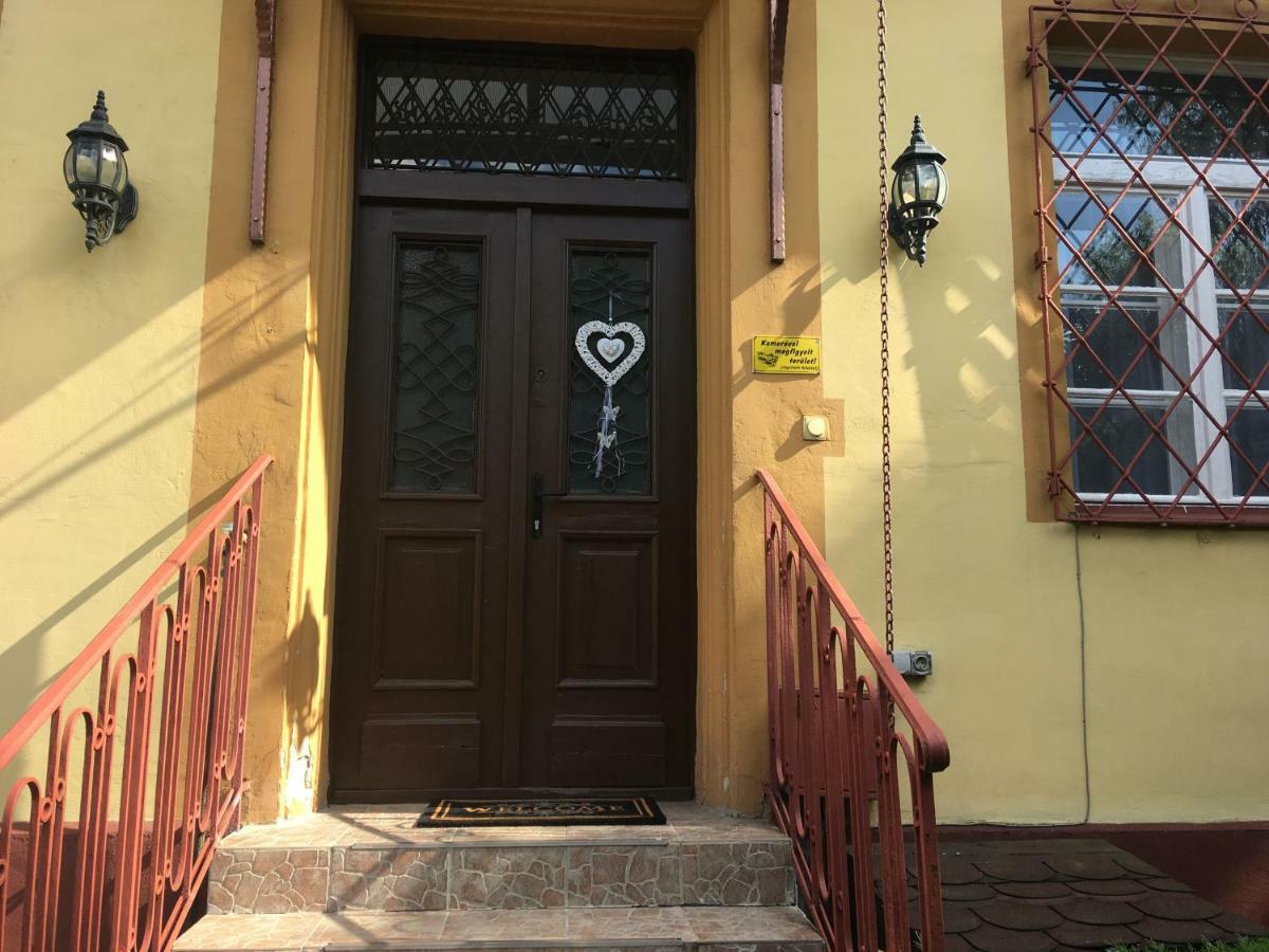 埃格尔Katus Apartman公寓 外观 照片