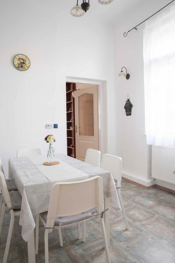 埃格尔Katus Apartman公寓 外观 照片